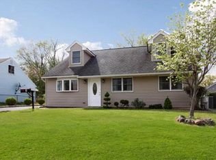 3 Markham Rd, Edison, NJ 08817