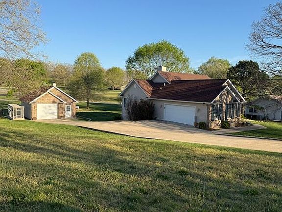 2nd image of 705 E Pamela Drive