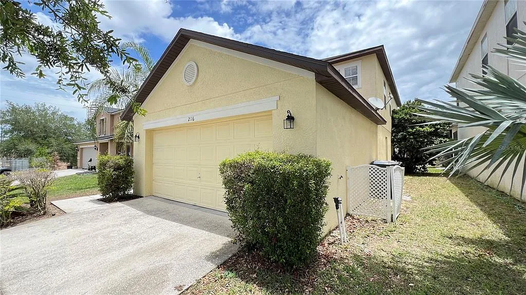 5 bed, 3.5 bath, 3053 sqft, $2,700 — Photo 3