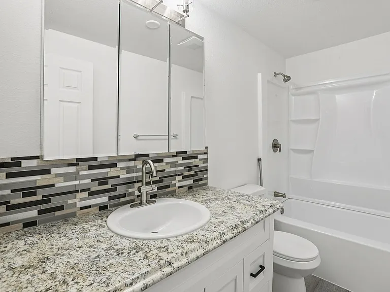 Images Garden View Apartments — Photo 31