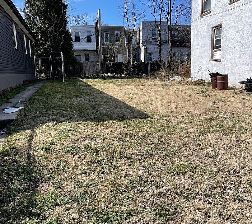 2nd image of 908 Summit St