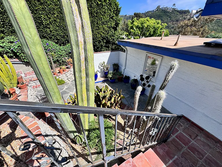 1055 Dyer Pl — Photo 37
