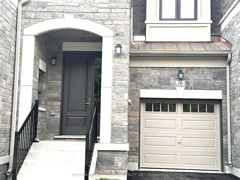 16 Donnacona Dr — Photo 3