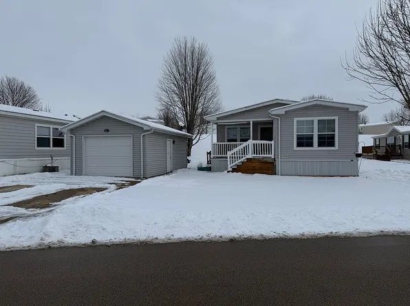 3930 Mount Alpine St, Dubuque, IA 52001