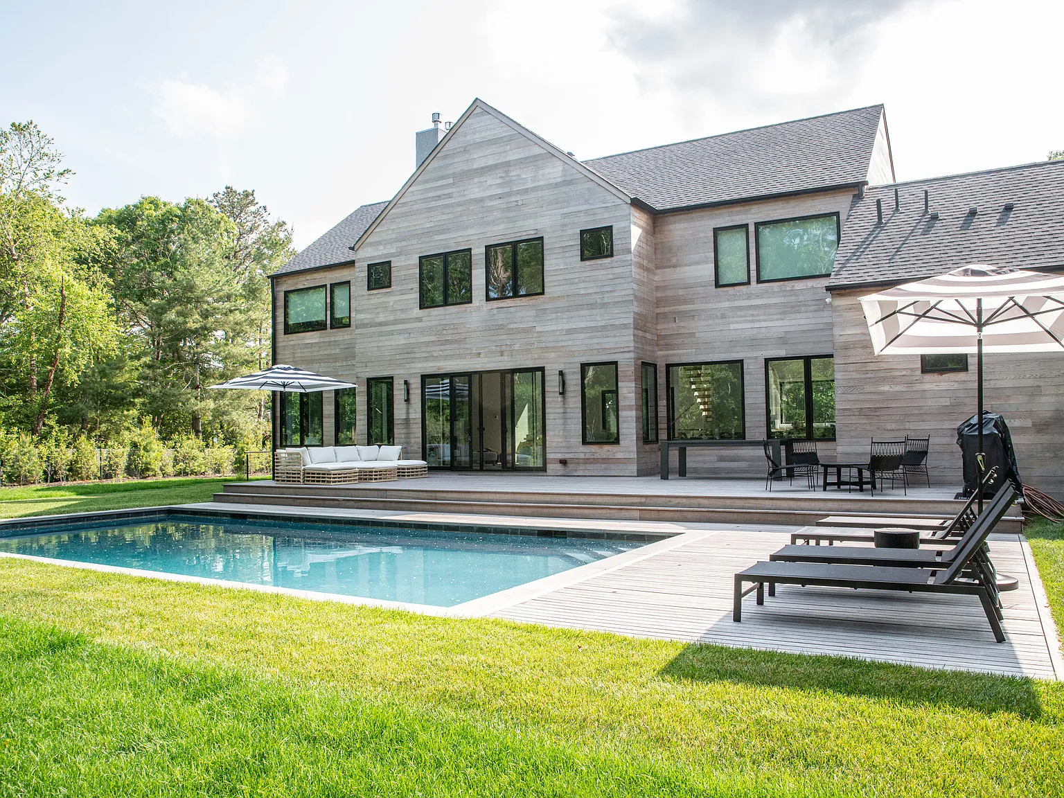 Brand New 6 Bed, 6 Bath has All Amenities & Bike to Ocean Beaches — Photo 2