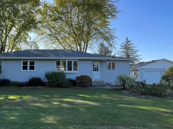 2175 Panora Ave, New Hampton, IA 50659