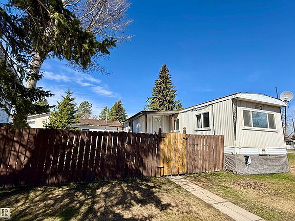 2nd image of 5072 43rd St