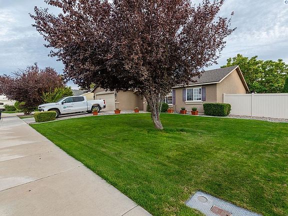 2nd image of 4412 Monterey Dr