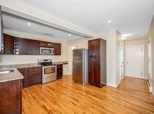 15 7th Ave, Lowell, MA 01854