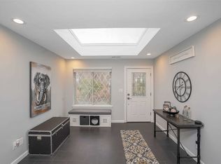 332 Clubhouse Ct, Coram, NY