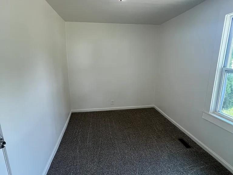 11381 Fisher Ave — Photo 10