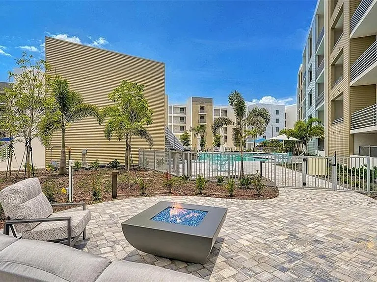 1709 N Tamiami Trl #201 — Photo 32
