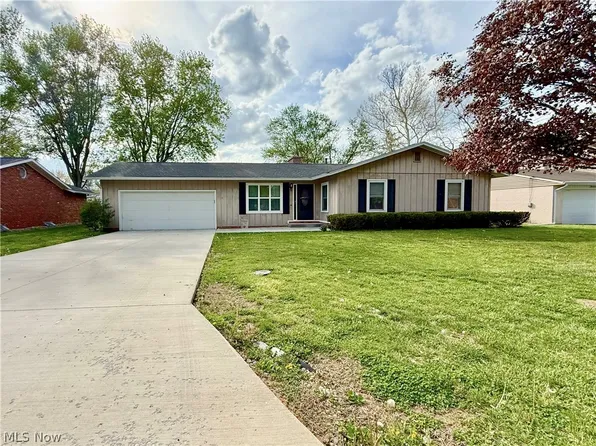 307 Strecker Ln, Marietta, OH 45750