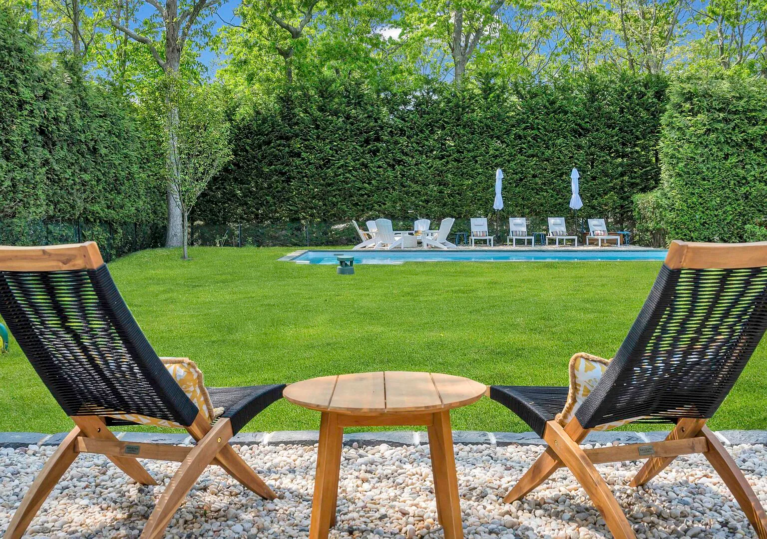 Contemporary home, newly built, property caretaker, heated pool — Photo 3