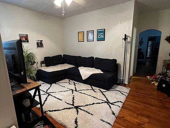 2nd image of 3927 Minnehaha Ave APT 1