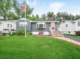 202 Colonial Ave, Saddle Brook, NJ 07663