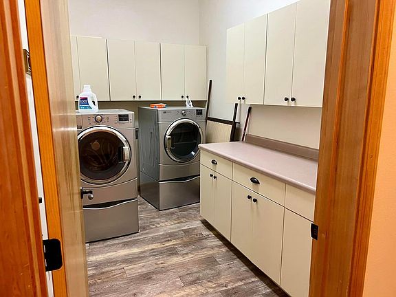 Laundry + Dryer and storage