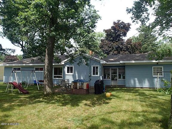 3rd image of 1767 Oak Park Dr