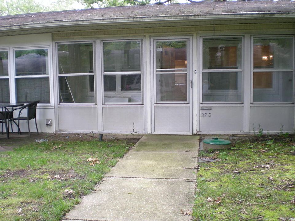 1st image of 137C Farrington Ct #100C