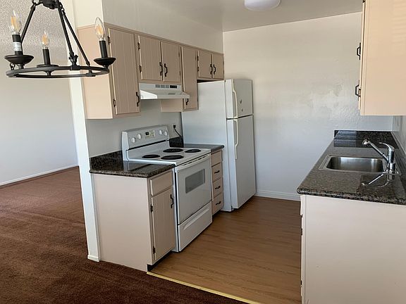 2nd image of 18 Gardiner Ave #2
