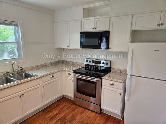2nd image of 2495 Amelia Ave