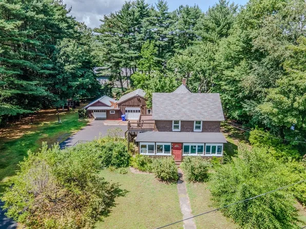 54 Fairview St E, Greenfield, MA 01301