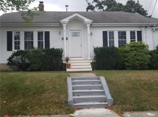 38 Davis Ave, Cranston, RI 02910
