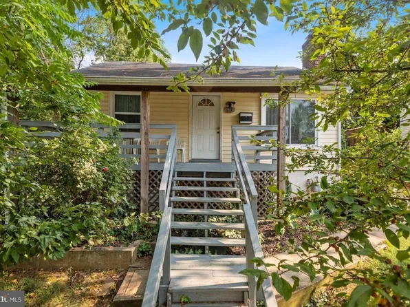 5603 Gallatin St, Hyattsville, MD 20781