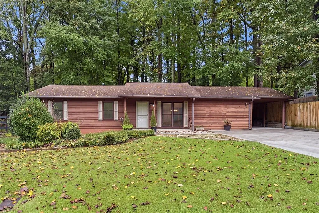 4 bed, 2.0 bath, 1456 sqft, $2,300 — Photo 1