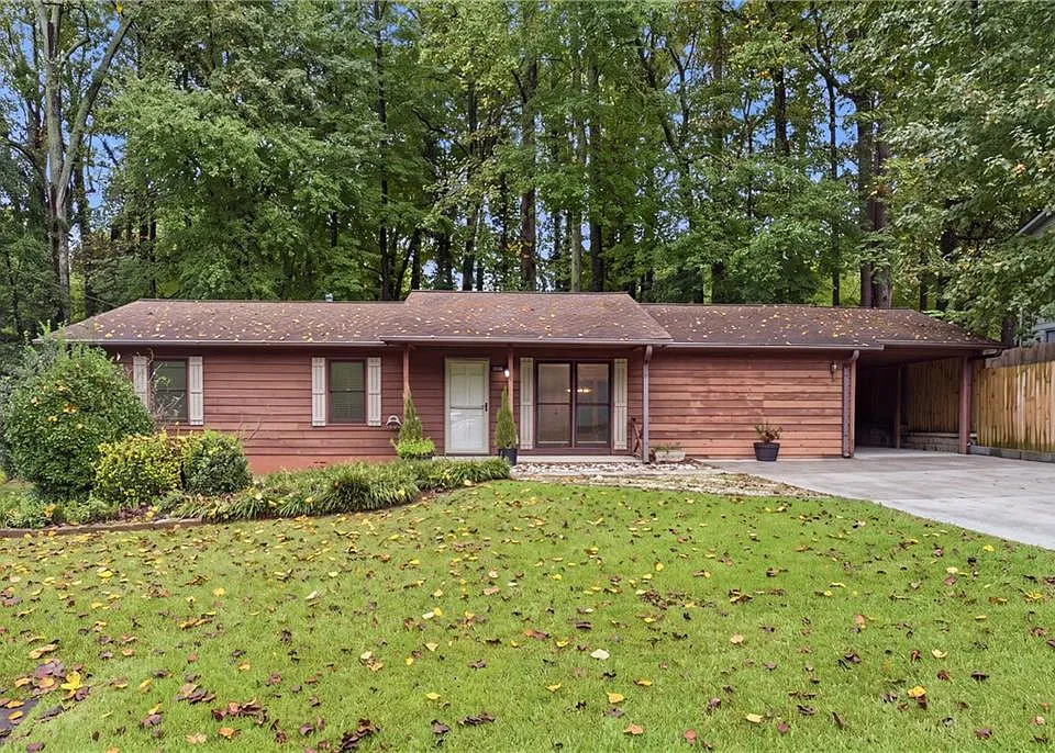 3095 Woodland Dr NW