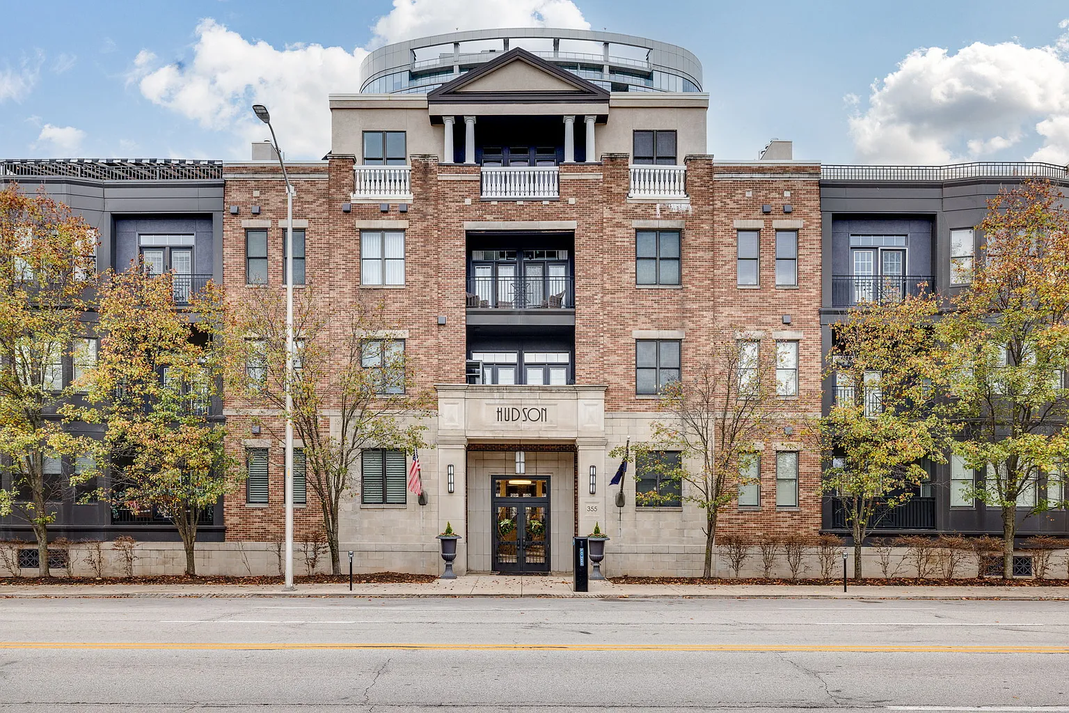 355 E Ohio St #114 photo 1