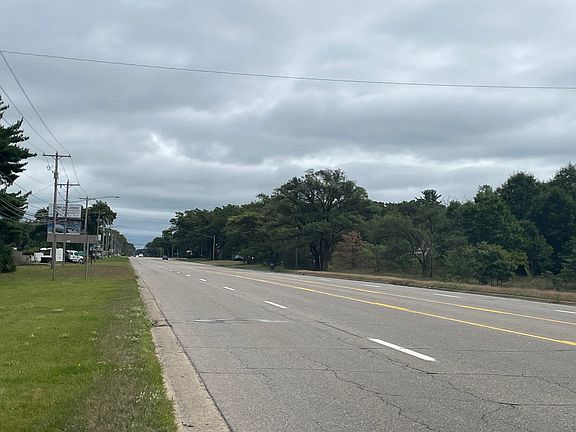 5th image of 6042 E Apple Ave