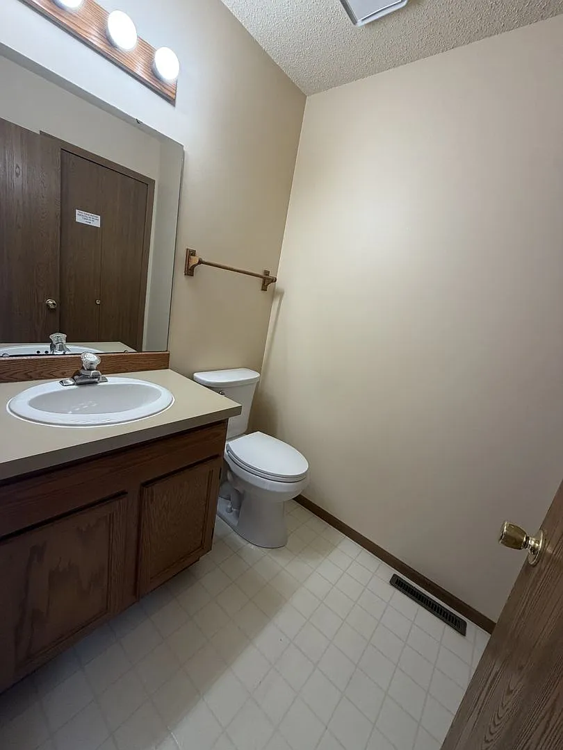 6215 Normandy Drive — Photo 4
