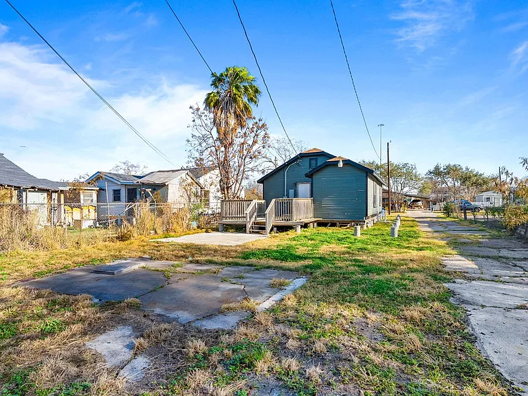 3127 Magnolia St — Photo 14