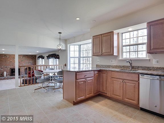 Kitchen with room for casual family dining!