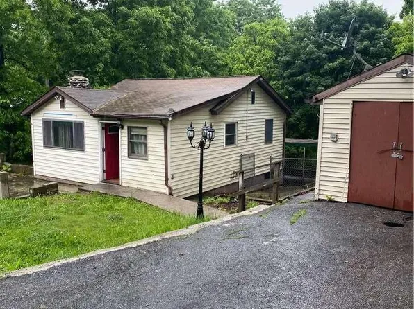 32 Cedar Trail, Monroe, NY 10950