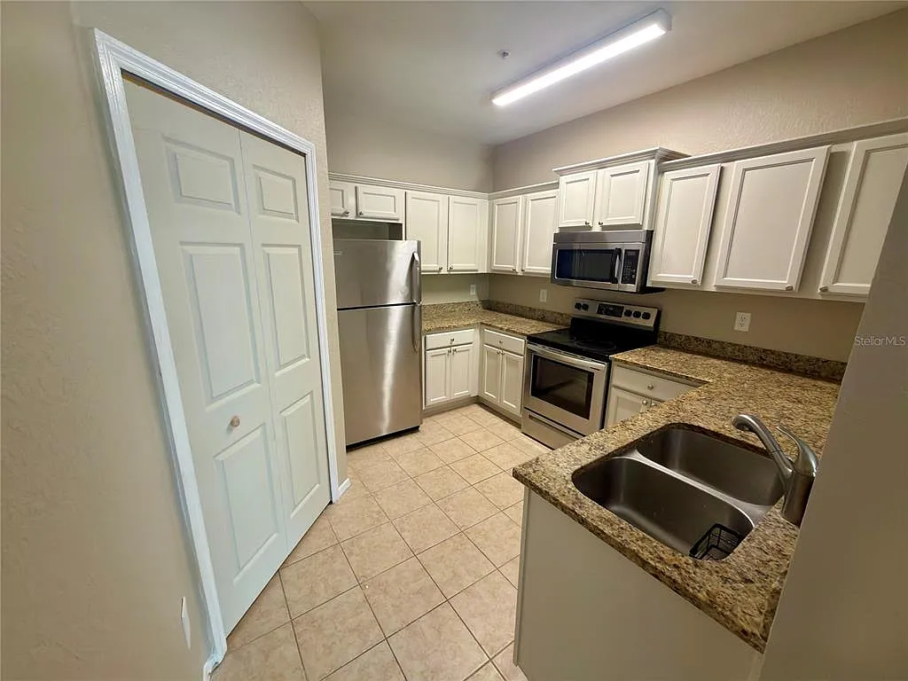 2 bed, 2.0 bath, 1242 sqft, $1,695 — Photo 4