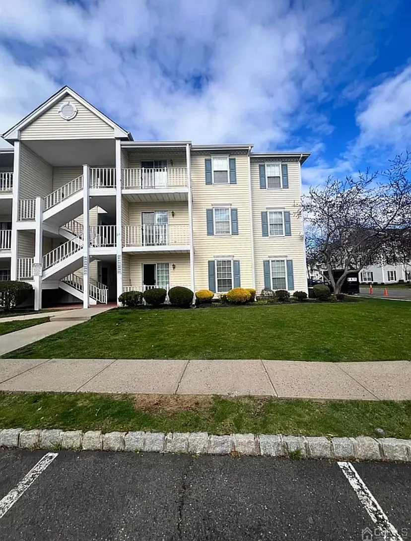 3 bed, 927 sqft, $2,750 — Photo 4