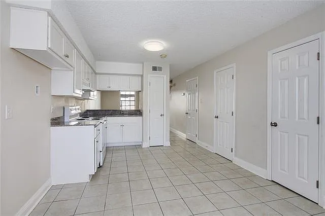 8897 Richmond Dr — Photo 11
