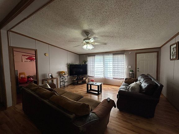 4th image of 3132 River Rd