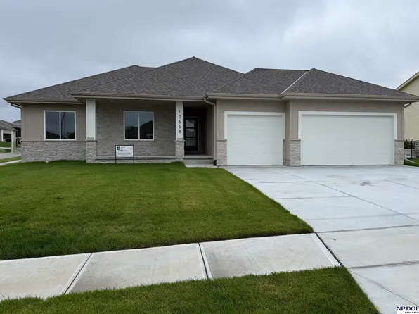 12668 Cooper St, Omaha, NE 68138