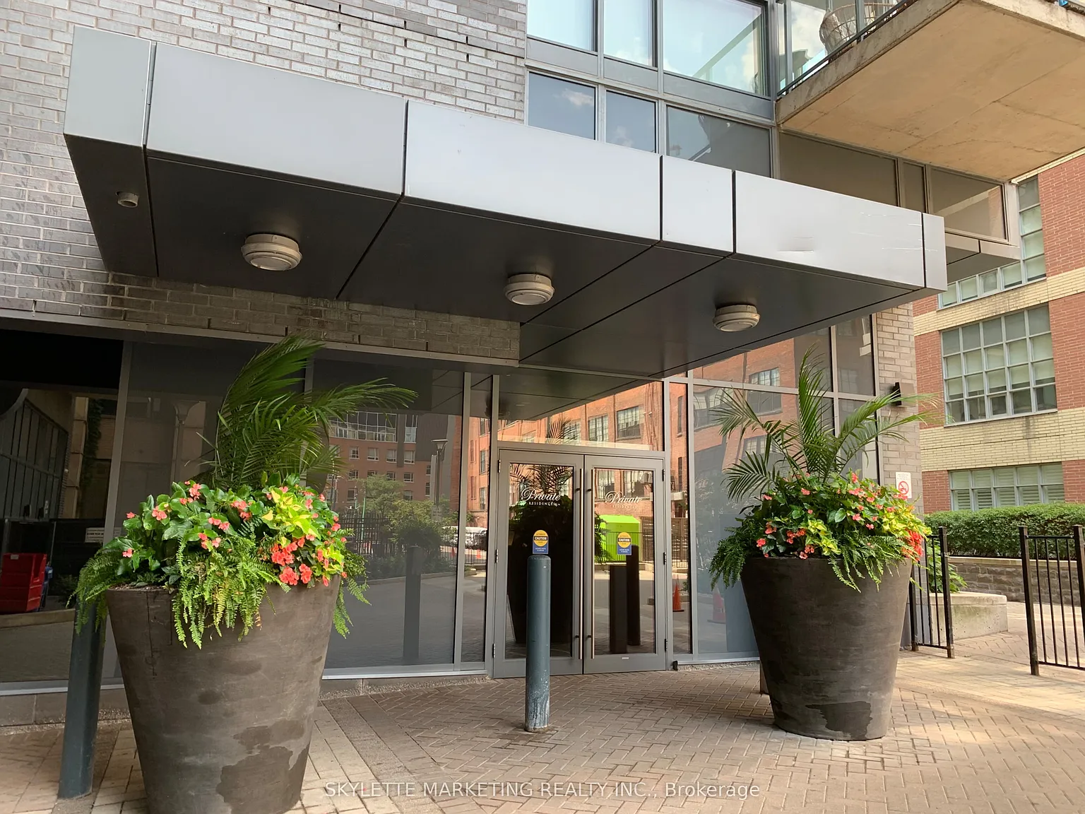 1 bed, $2,350 — Photo 2