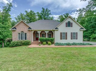 203 Windcrest Dr, Vinton, VA 24179