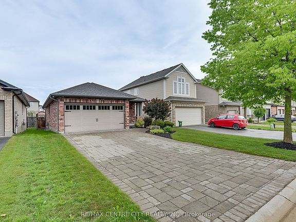 2nd image of 2898 Biddulph St