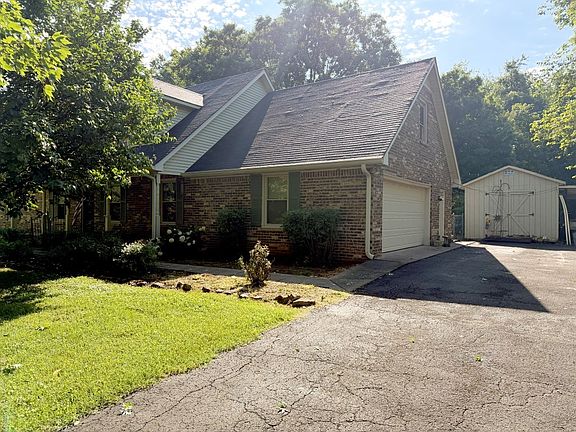 3rd image of 687 Plantation Dr