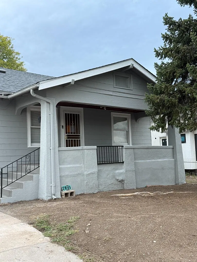 2131 Spruce — Photo 4