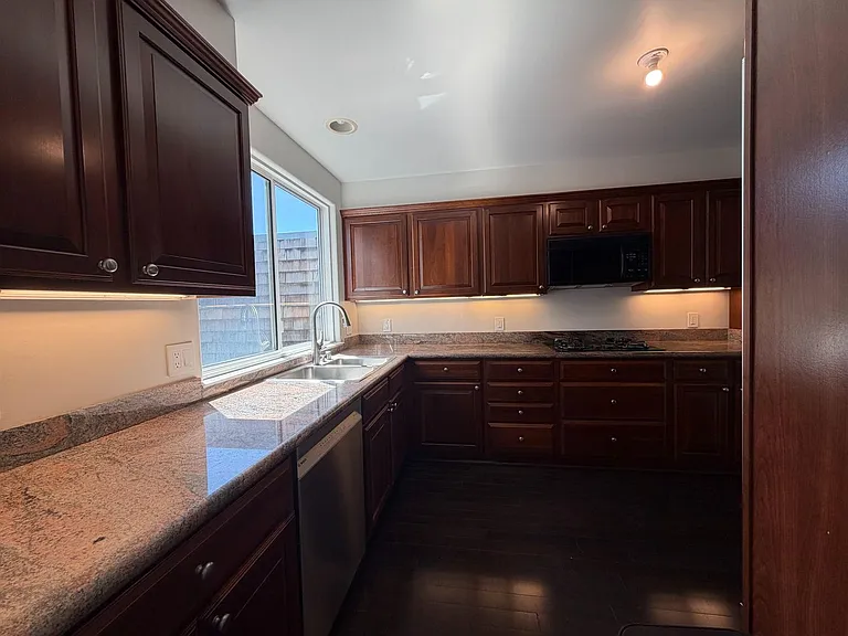 2050 Divisadero St #3 — Photo 20