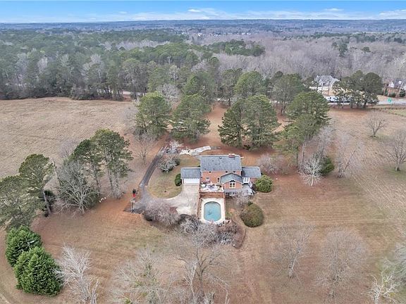 4th image of 838 Conyers Rd