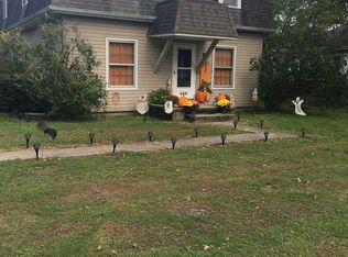 608 N Broadway St, Sesser, IL 62884