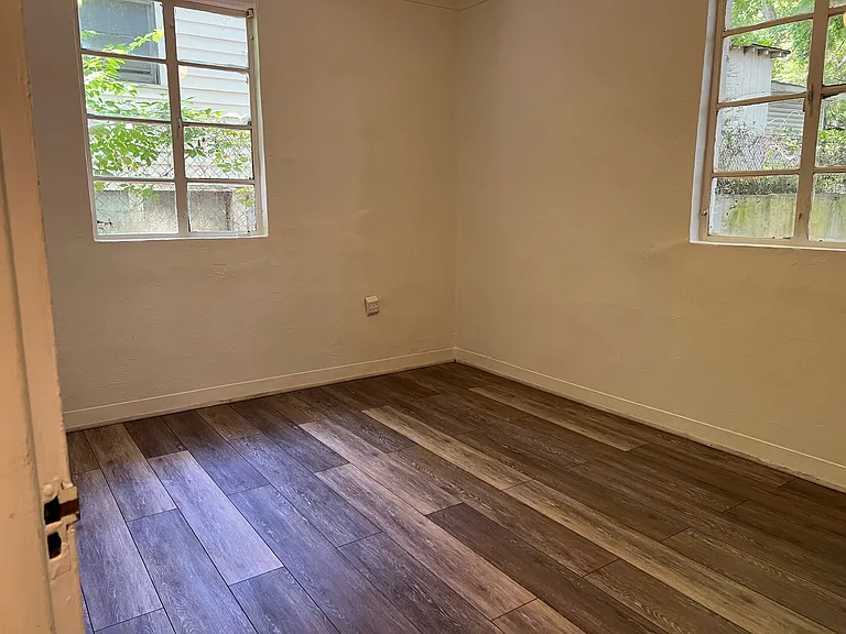 459 Ethel St NW — Photo 4